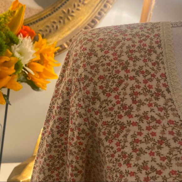 2/$20 GAP Pretty Floral Crop Top Small S - Picture 3 of 6